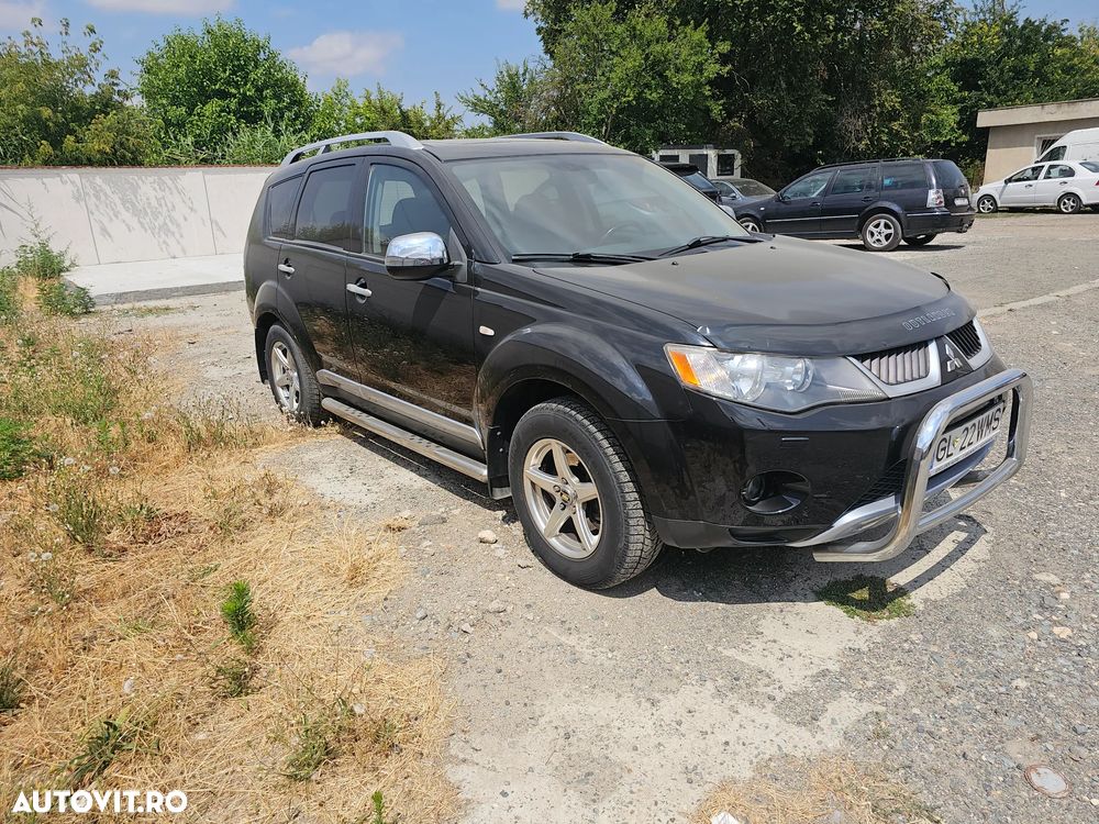 Mitsubishi Outlander - 3