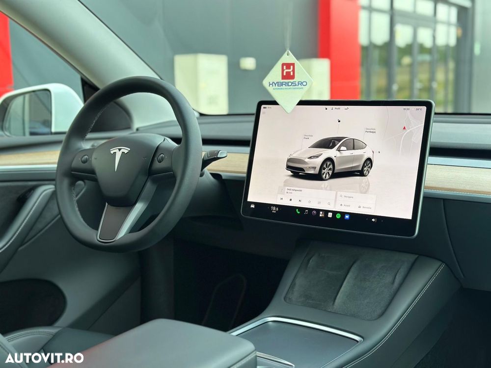 Tesla Model Y Long Range Dual Motor AWD - 2