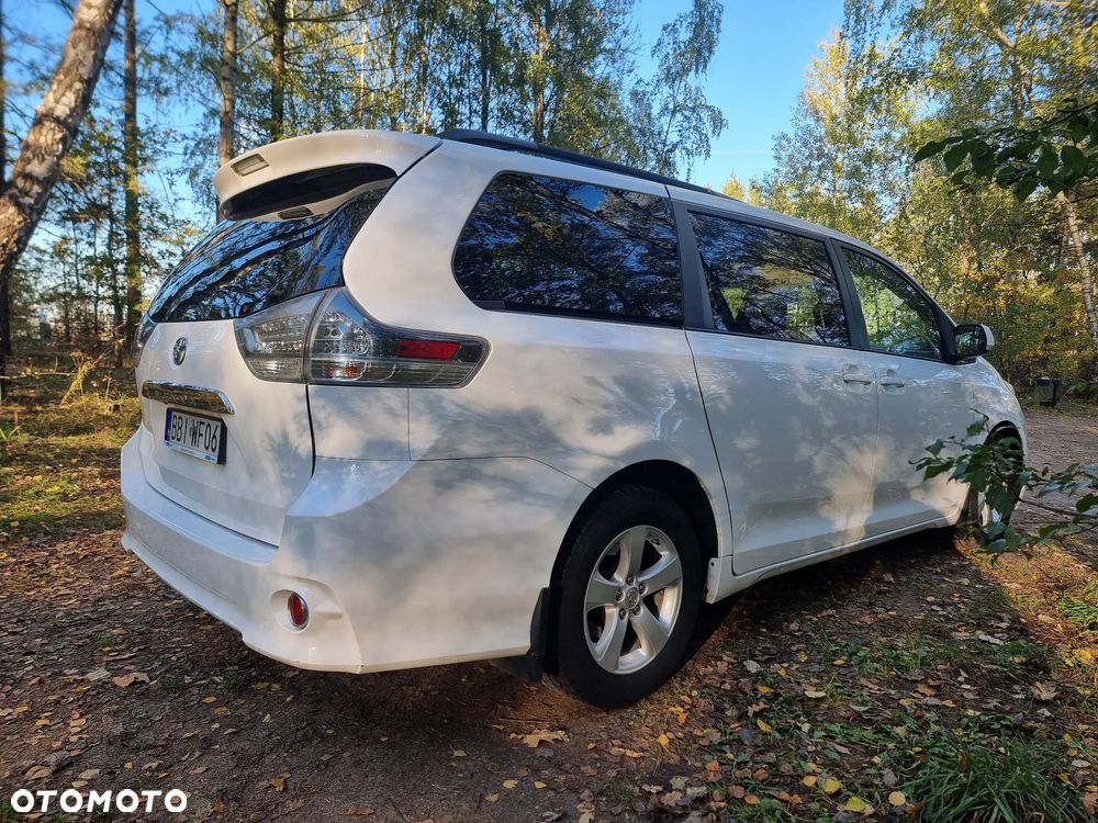 Toyota Sienna 3.5 V6 - 9
