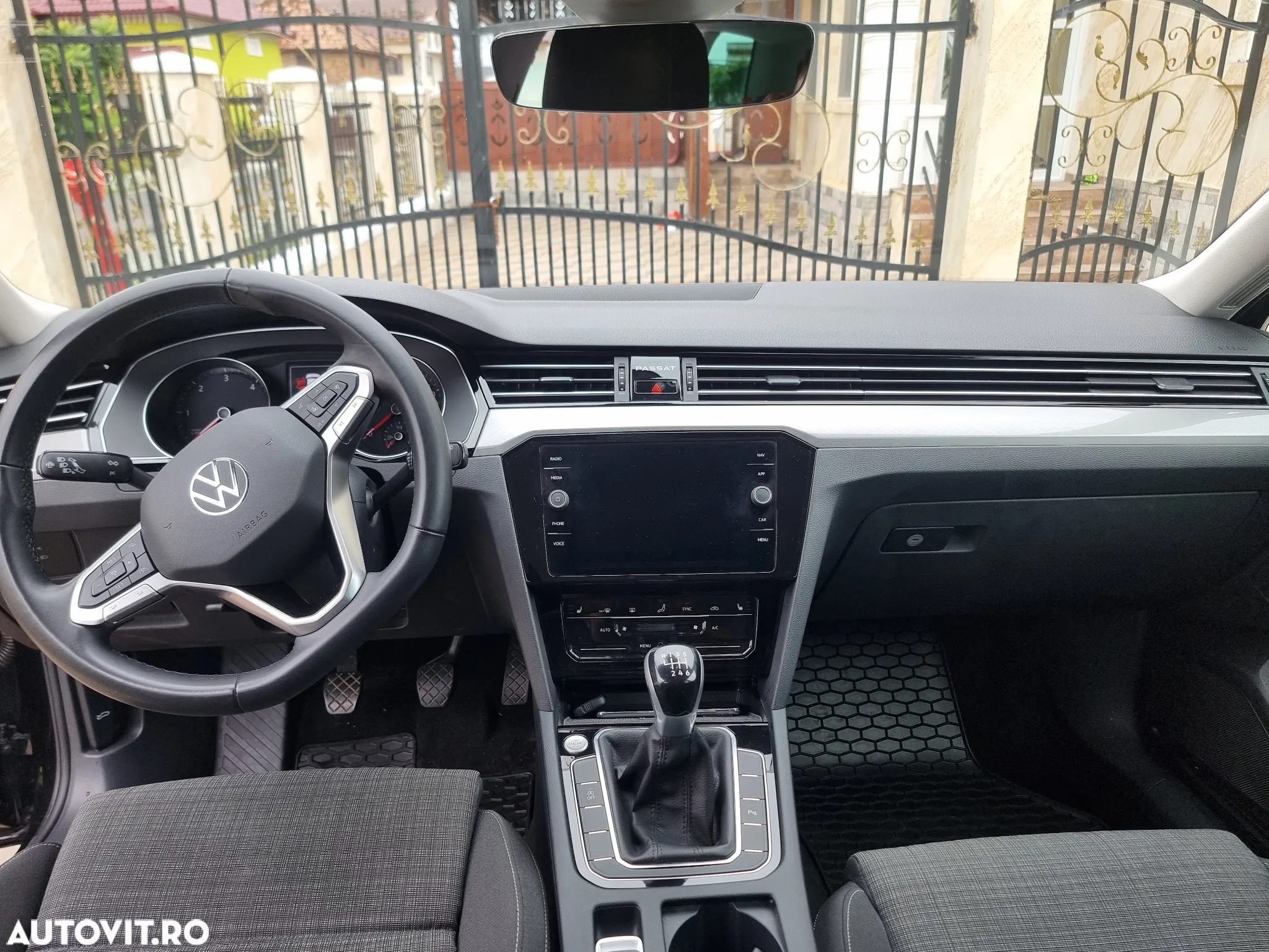 Volkswagen Passat Variant 2.0 TDI (BlueMotion Technology) Comfortline - 9