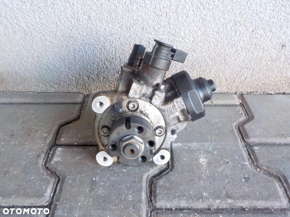 VW CRAFTER CKT 2.0 TDI POMPA WTRYSKOWA PALIWA 03L130755AB - 1