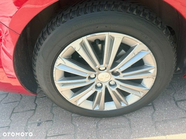 Peugeot 308 1.5 BlueHDi Allure S&S - 16