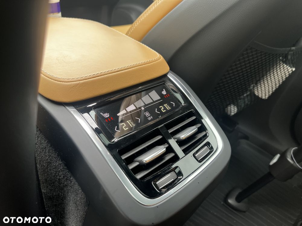 Volvo XC 90 - 28