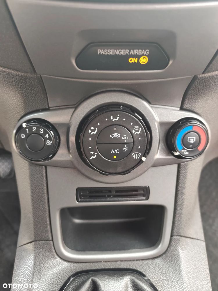 Ford Fiesta - 17