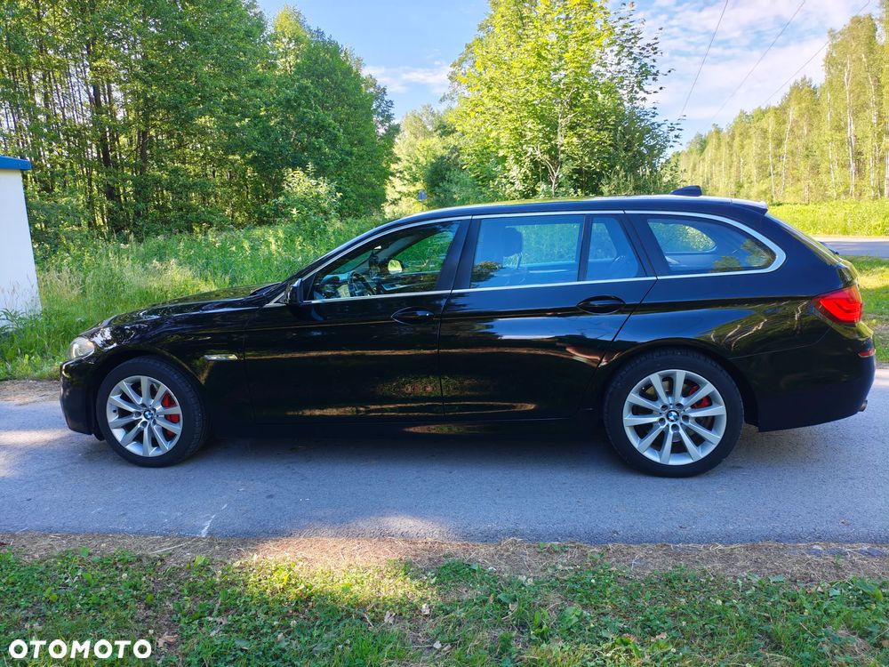 BMW Seria 5 525d xDrive - 10