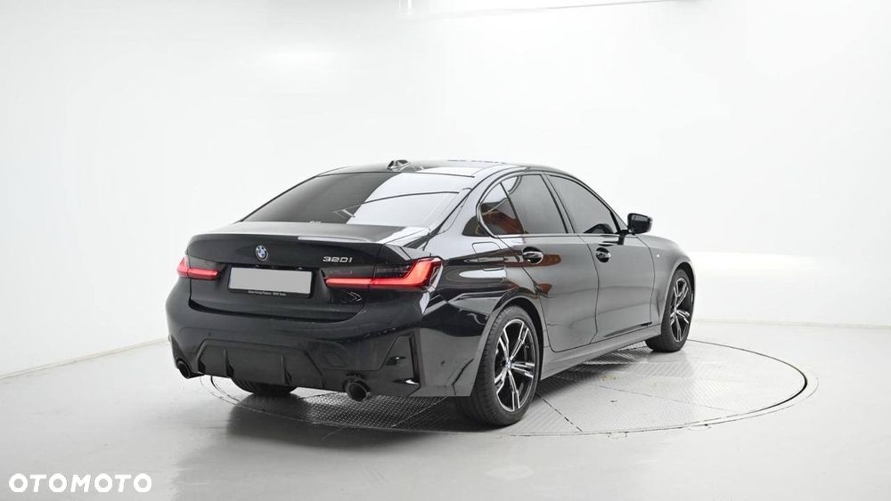 BMW Seria 3 320i Edition M Sport Shadow - 4