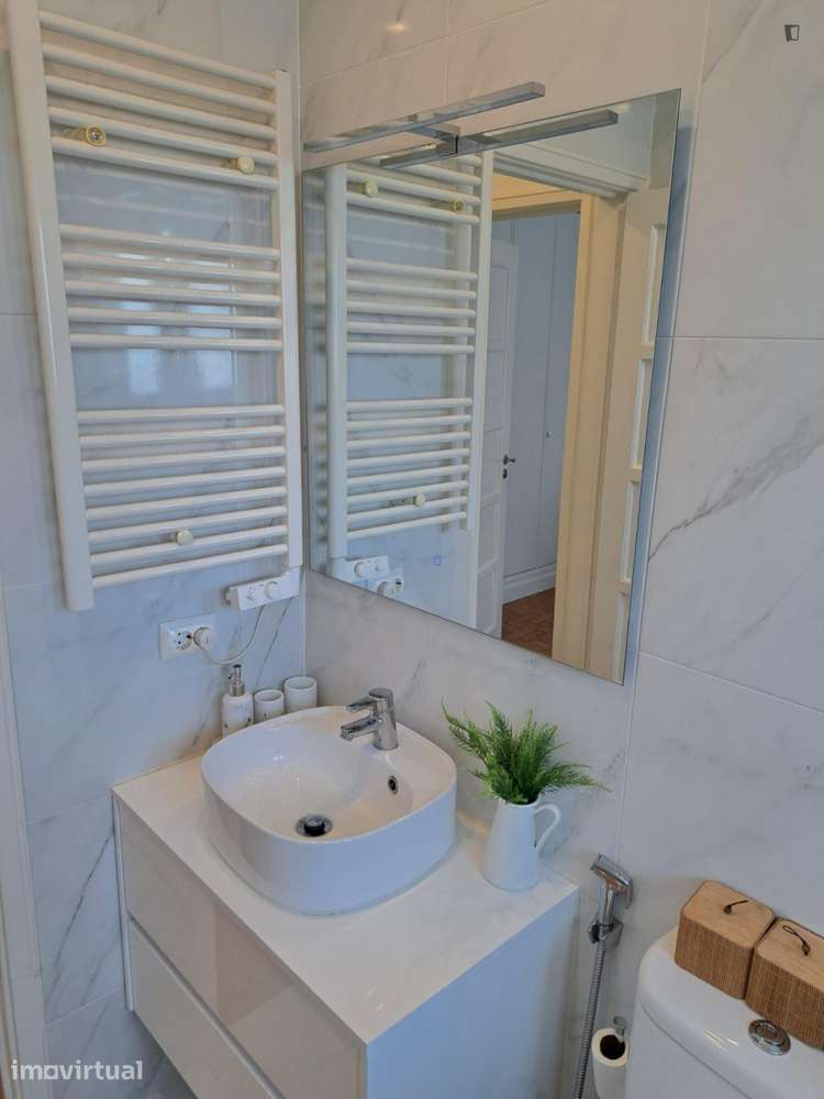 Quarto - localizado em Sete Rios Lisbon - Grande imagem: 3/18
