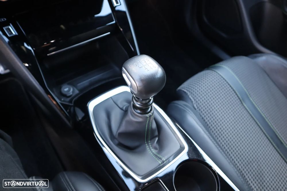 Peugeot 2008 PureTech 130 GT Pack - 18