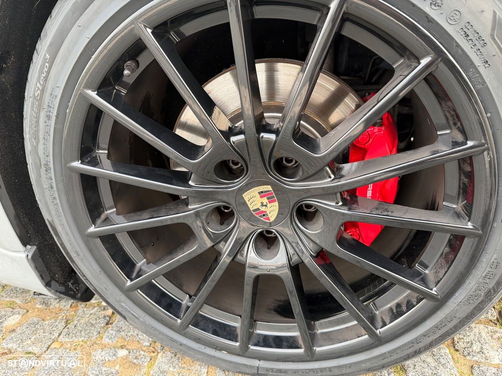 Porsche Panamera GTS PDK - 22