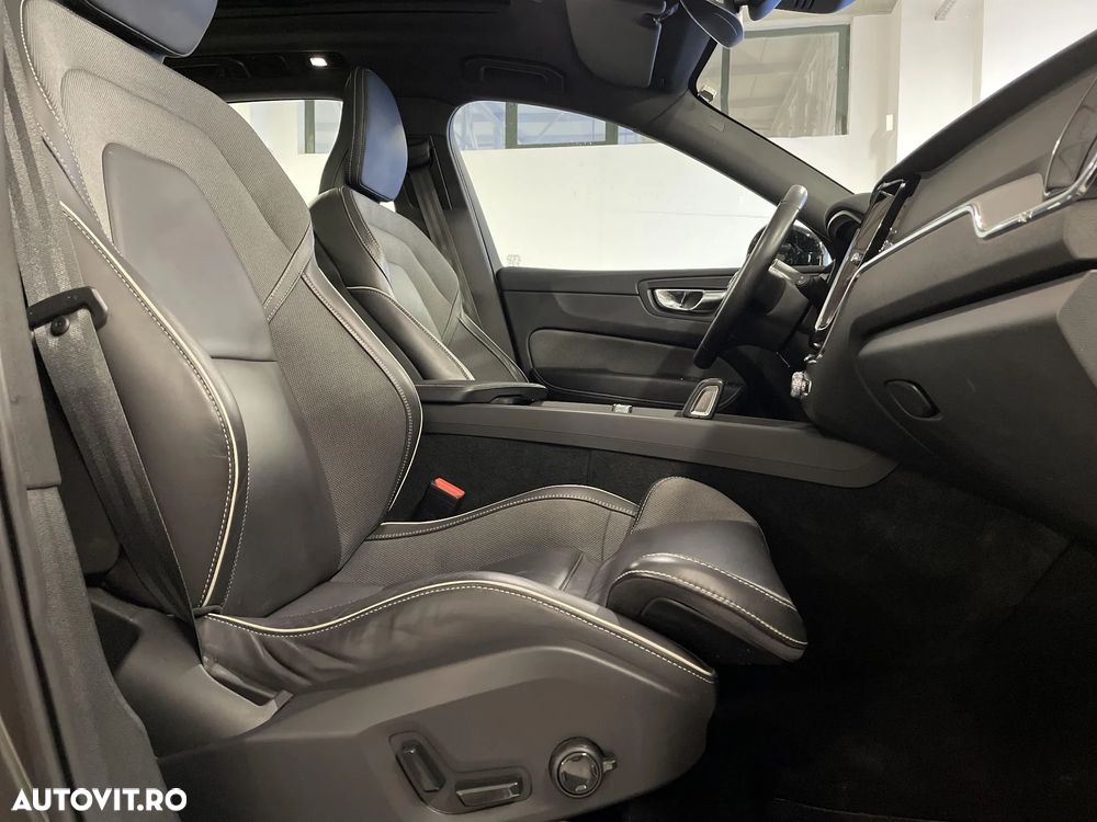 Volvo XC 60 T6 AWD Recharge Geartronic RDesign - 11