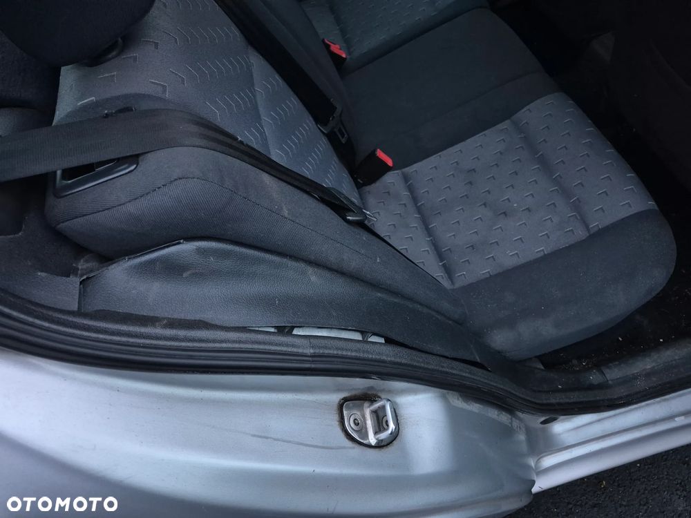 Skoda Octavia 1.6 Tour - 17