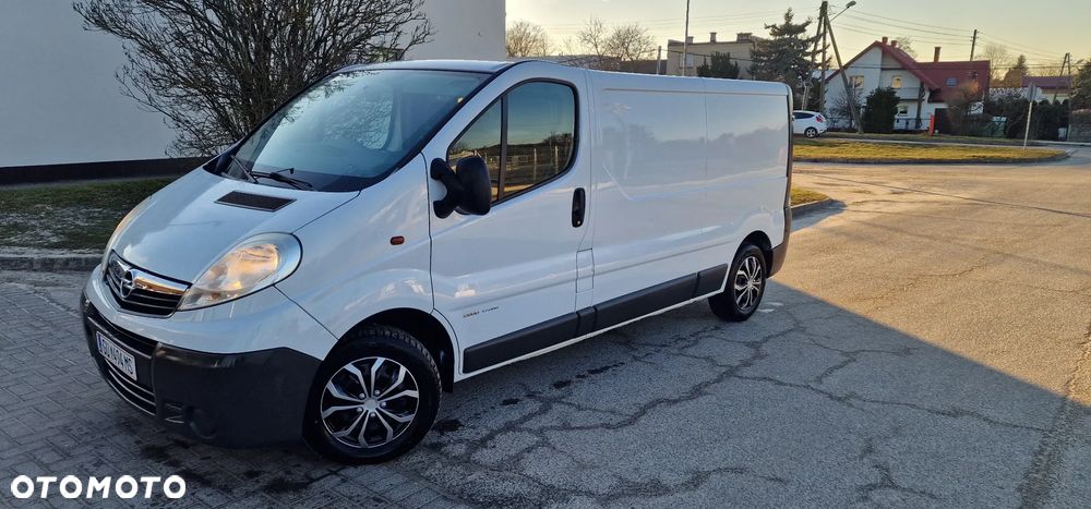 Opel Vivaro - 1