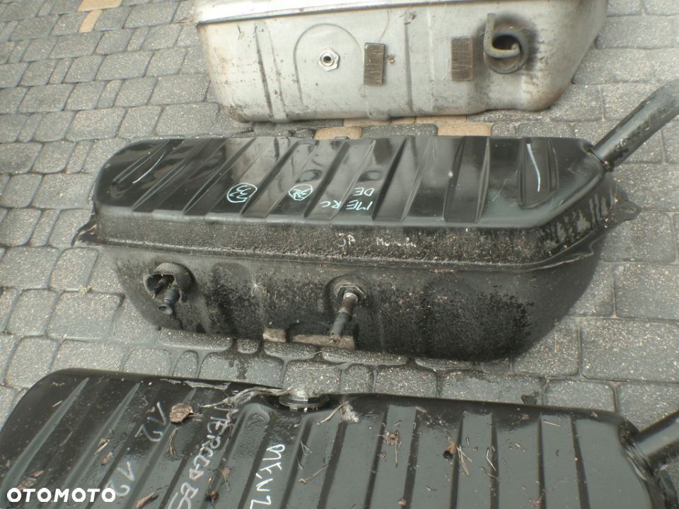 zbiornik bak paliwa mercedes w124 190  oryginał igła - 5