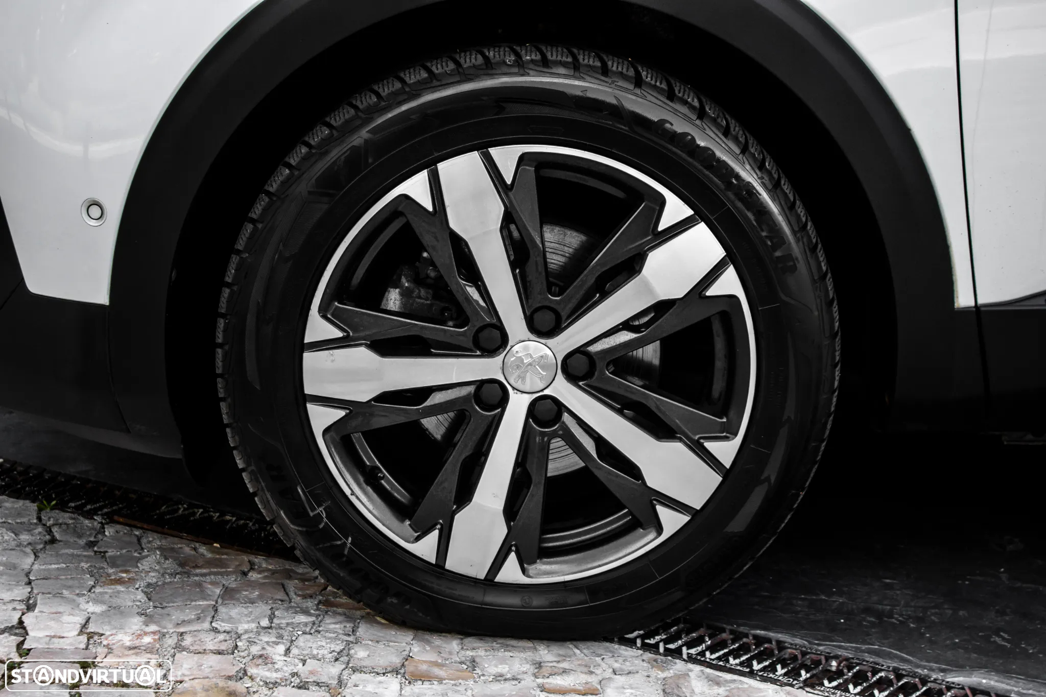Peugeot 5008 1.2 PureTech Allure Pack EAT8 - 10