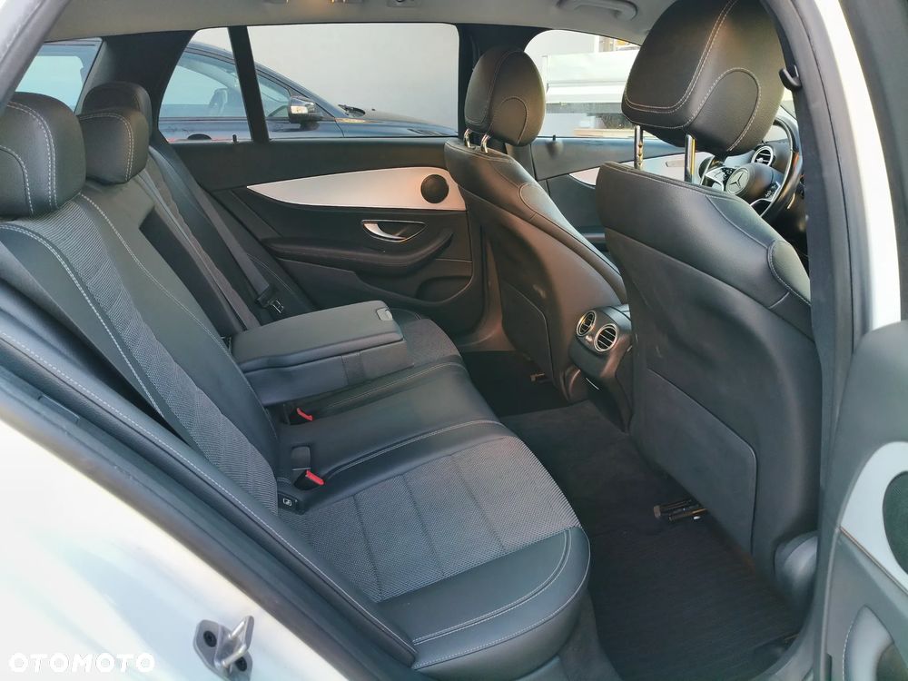 Mercedes-Benz Klasa E 220 d 4Matic 9G-TRONIC Avantgarde - 11