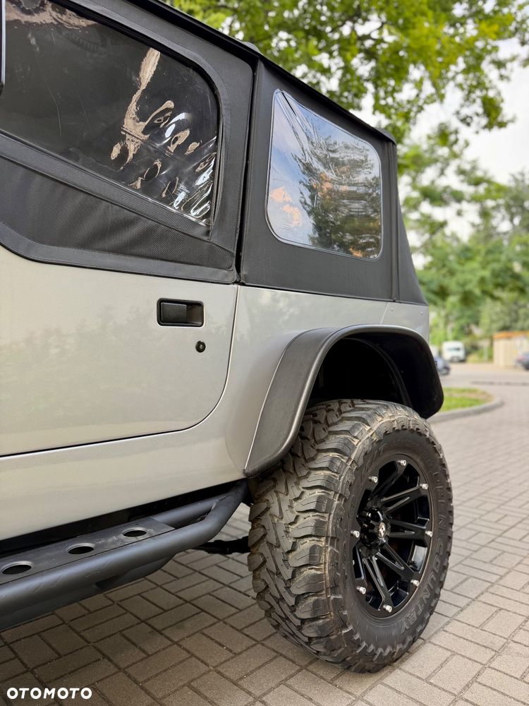Jeep Wrangler 2.5L - 12