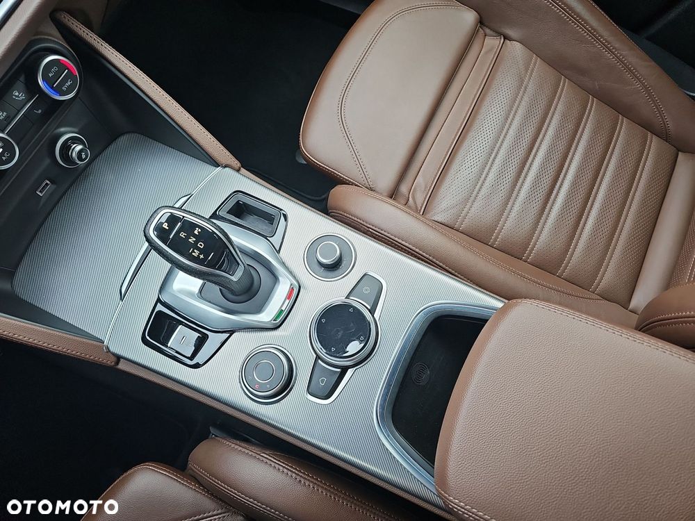 Alfa Romeo Stelvio 2.0 Turbo Veloce Q4 - 31