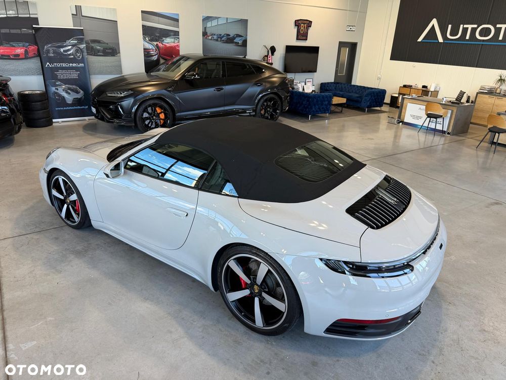 Porsche 911 Carrera 4S - 25