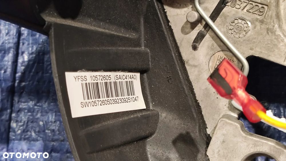 KIEROWNICA MULTIFUNKCYJNA ŁOPATKI SUPER SPORT SKÓRA CZERWONA NIĆ 10572605 ORYGINAŁ BARDZO ŁADNA MG HS - 5