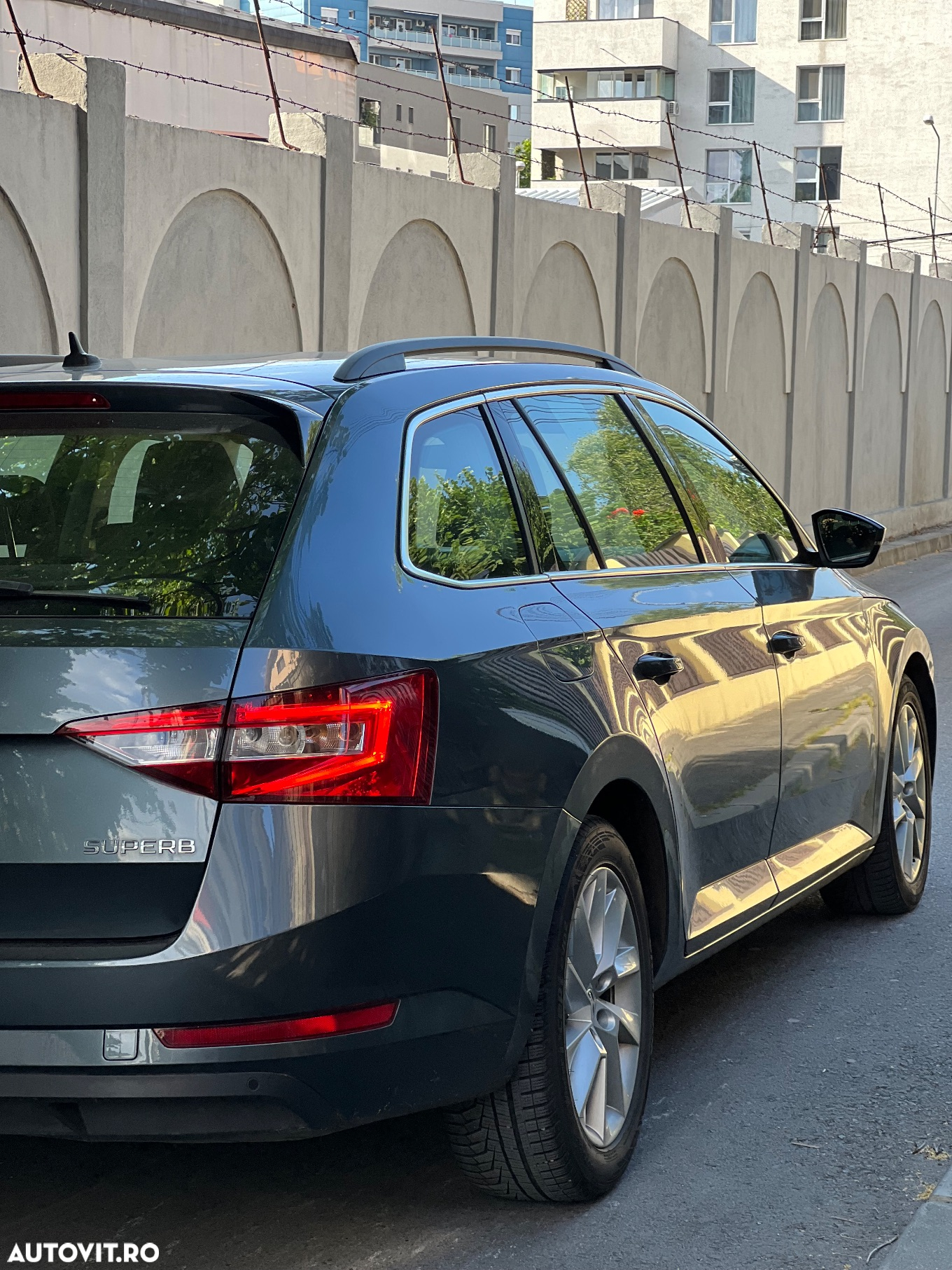Skoda Superb Combi 2.0 TDI DSG Style - 6