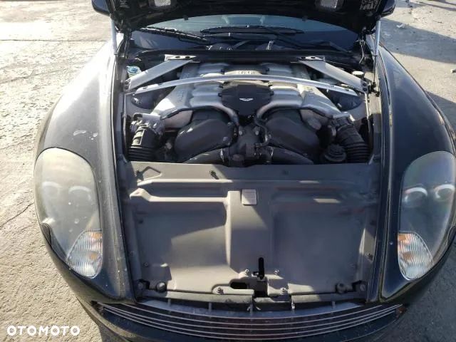 Aston Martin DB9 Standard - 20