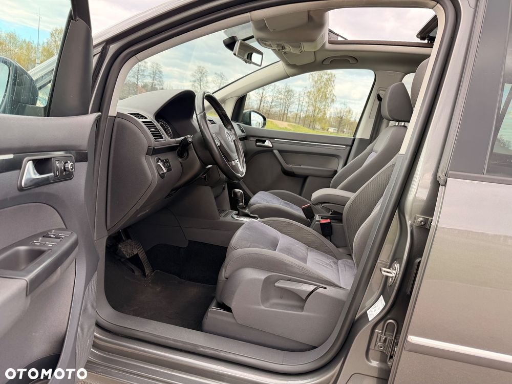 Volkswagen Touran 2.0 TDI DPF DSG Trendline - 12