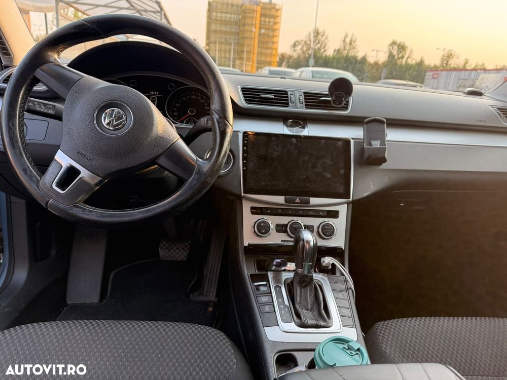 Volkswagen Passat 2.0 TDI DSG Comfortline - 4