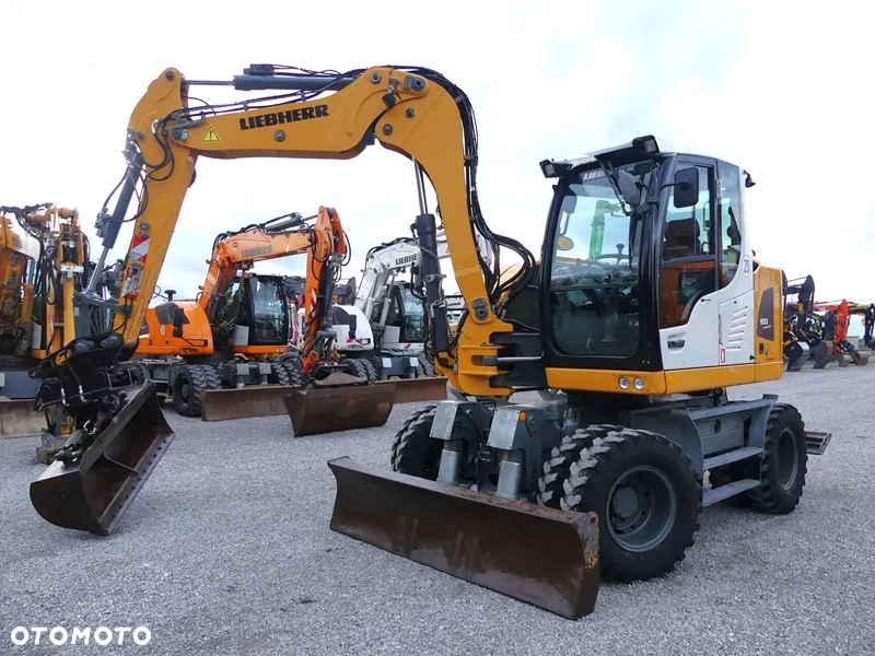 Liebherr A910 Compact / Sprowadzona / Super Stan / - 26