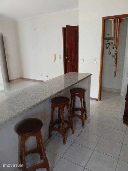 Aluga-se T1 em Amarante - Grande imagem: 2/9