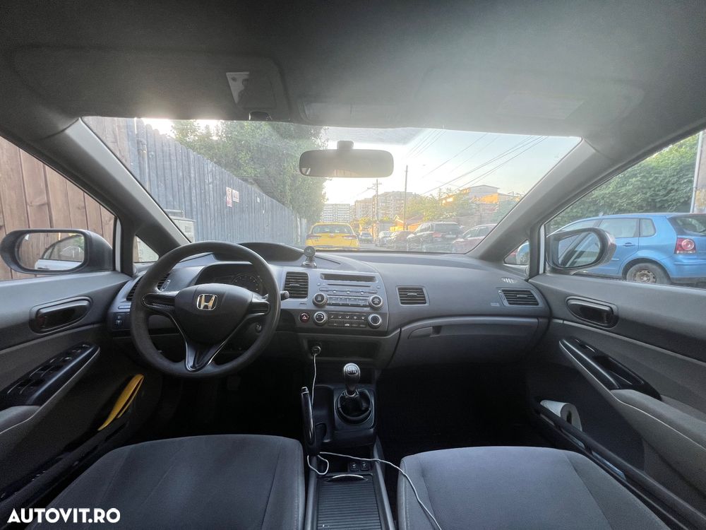 Honda Civic 1.8 S - 9