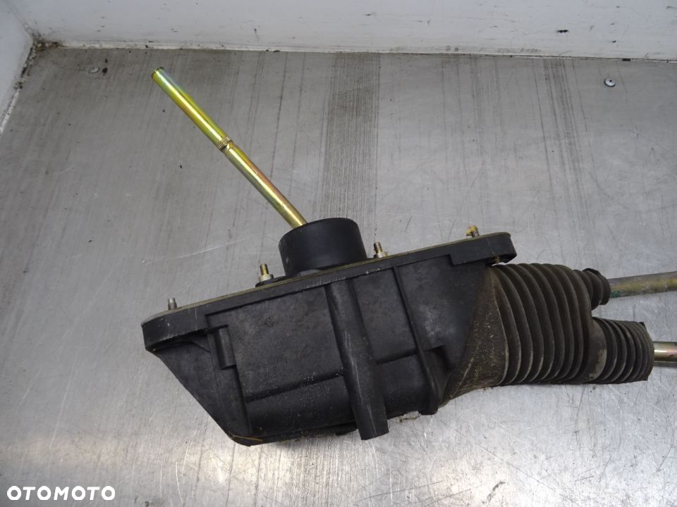 AUDI A4 B6 00-06 2.0B LEWAREK WYBIERAK ZMIANY BIEGÓW 8E0711025 - 2