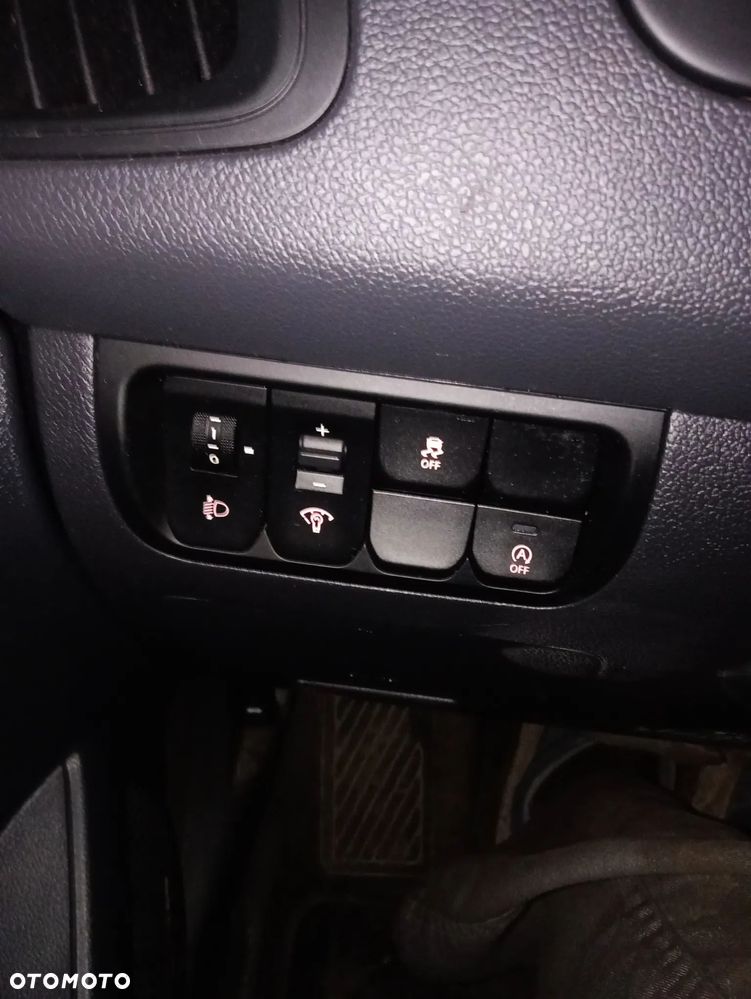 Kia Rio - 7