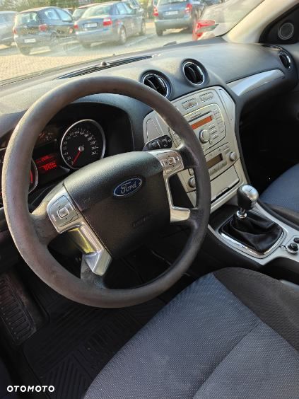 Ford Mondeo 1.8 TDCi Ghia - 11