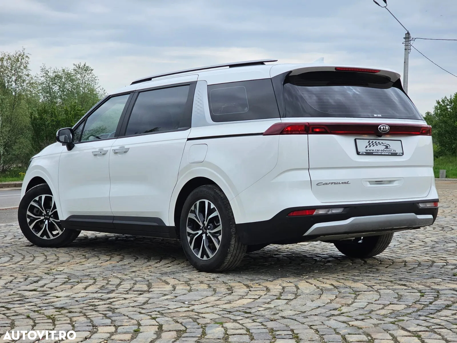 Kia Carnival - 7