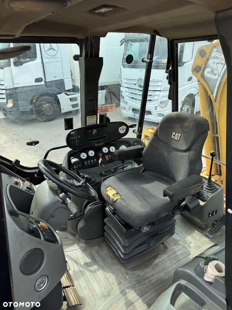 Caterpillar 428D - 12