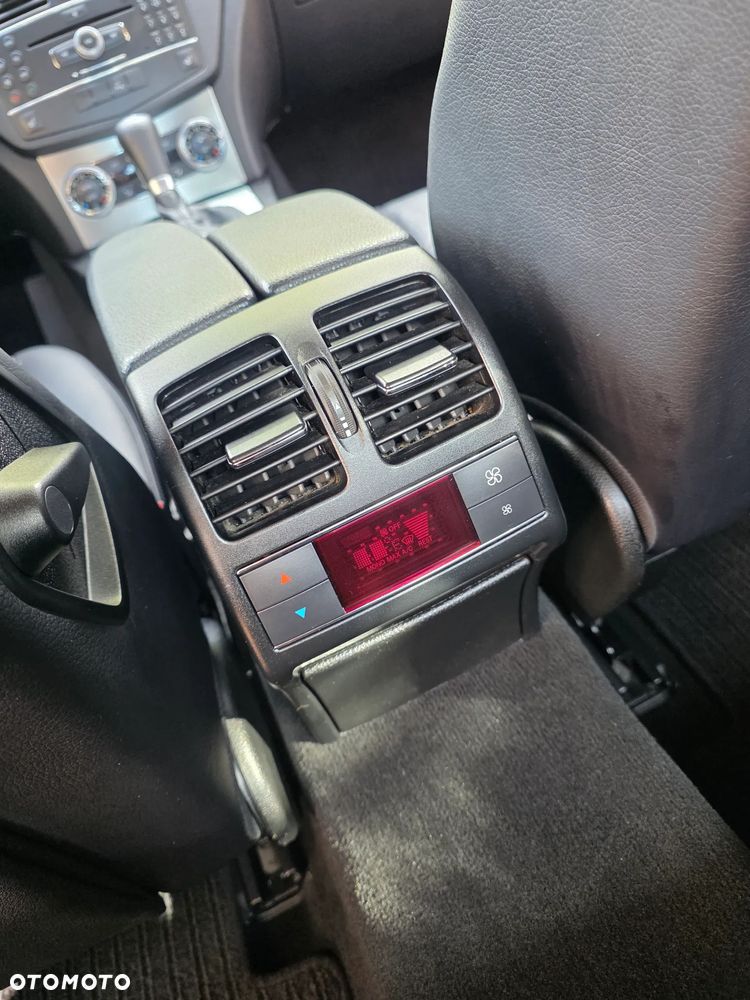 Mercedes-Benz Klasa C 350 7G-TRONIC Avantgarde - 26