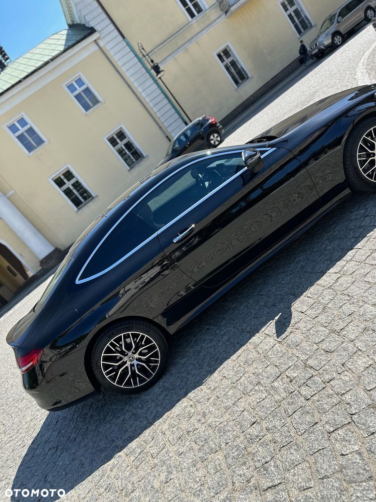 Mercedes-Benz Klasa C 300 9G-TRONIC - 10