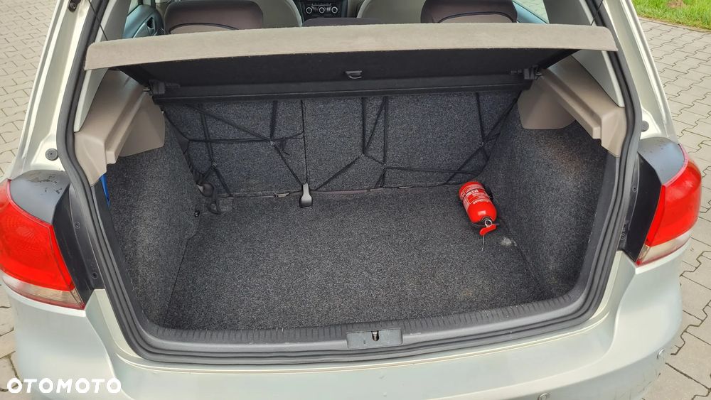 Volkswagen Golf 1.6 TDI DPF BlueMotion - 16