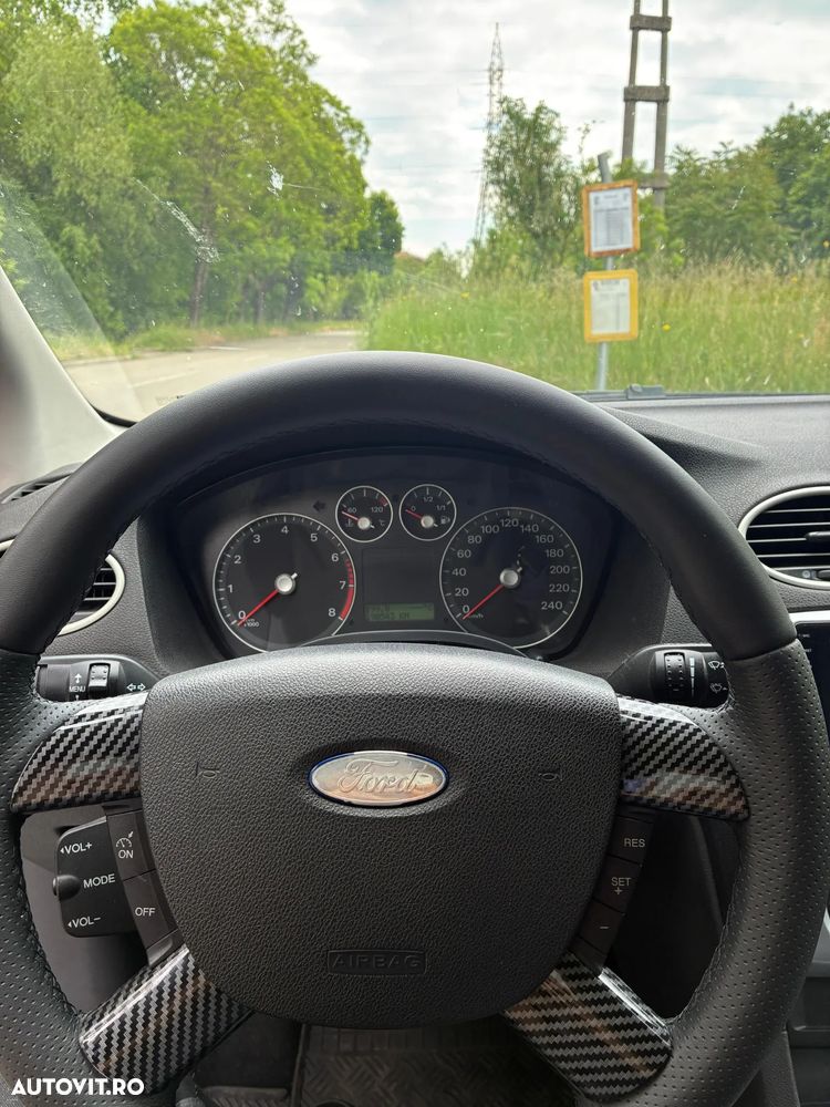 Ford Focus 1.6i Sport - 3