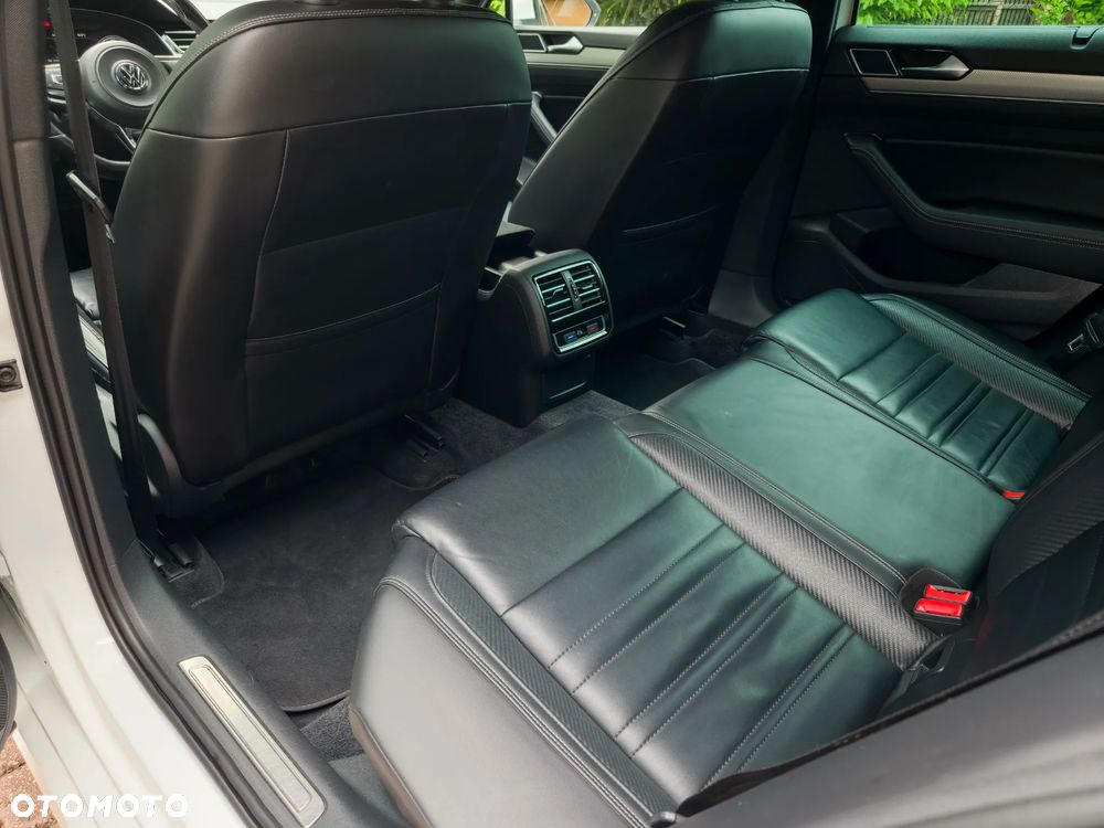 Volkswagen Passat - 18