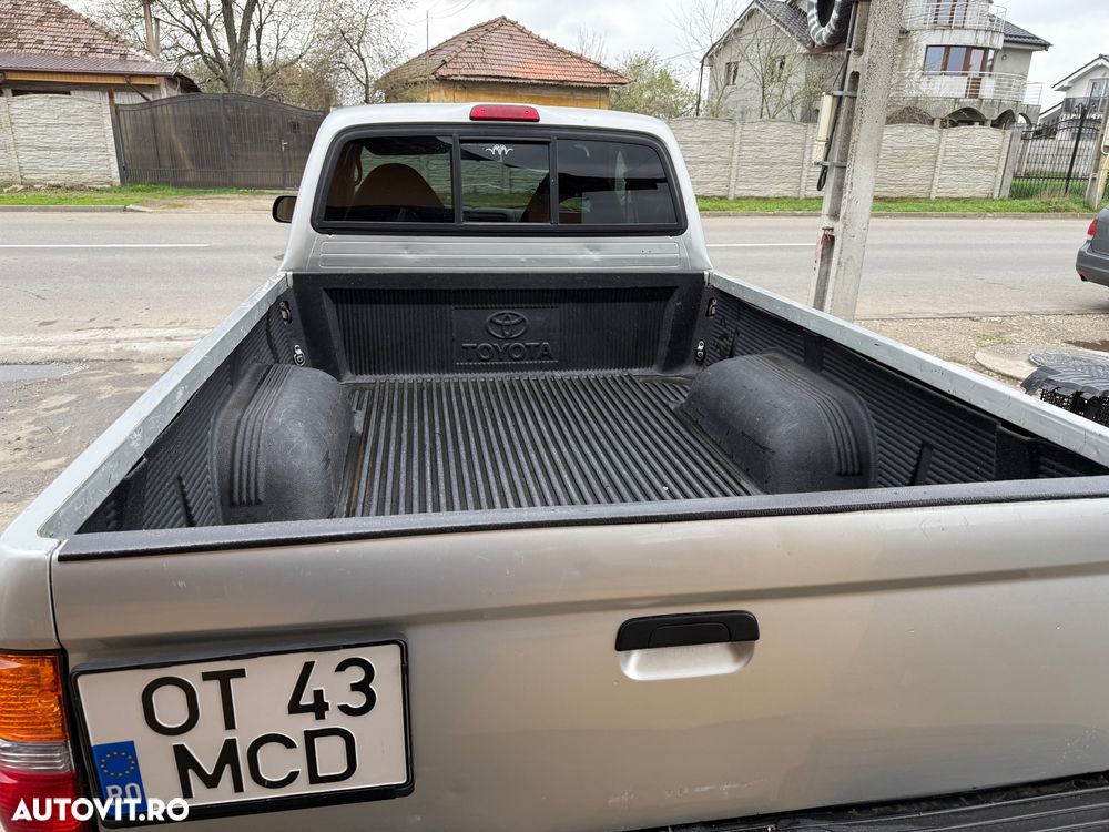 Toyota Tacoma - 4