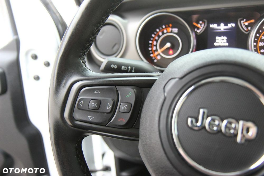 Jeep Wrangler - 21