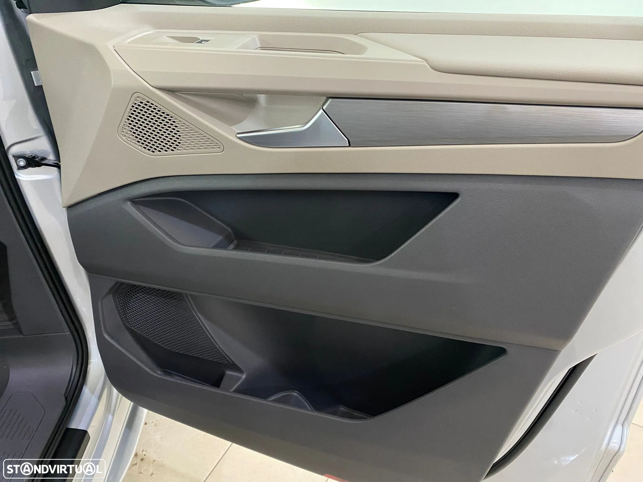 VW Multivan 1.5 TSI e-Hybrid Life DSG - 26
