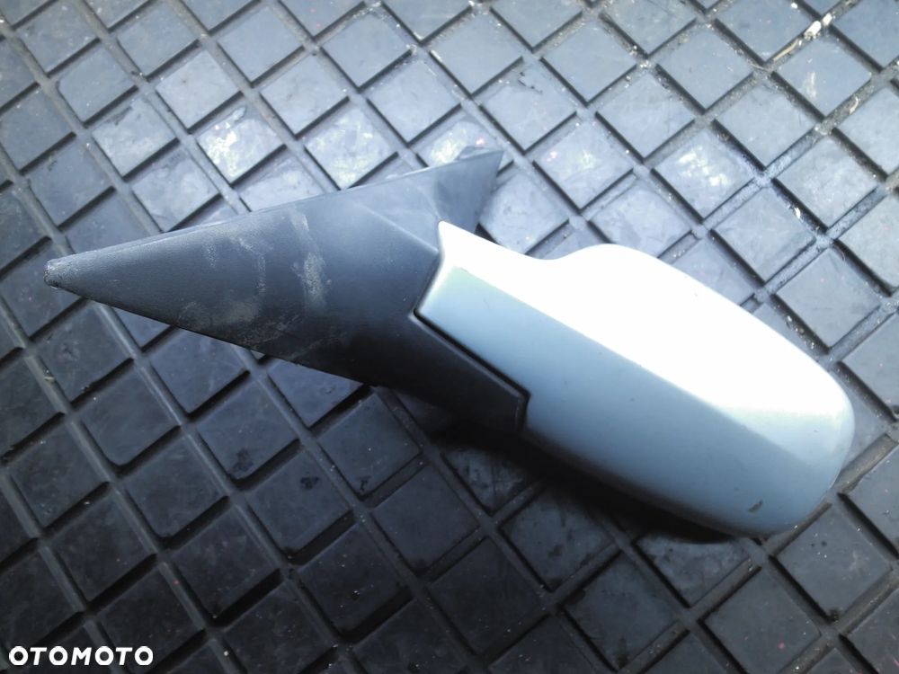 LUSTERKO LEWE RENAULT SCENIC II 8 PIN EUROPA - 1