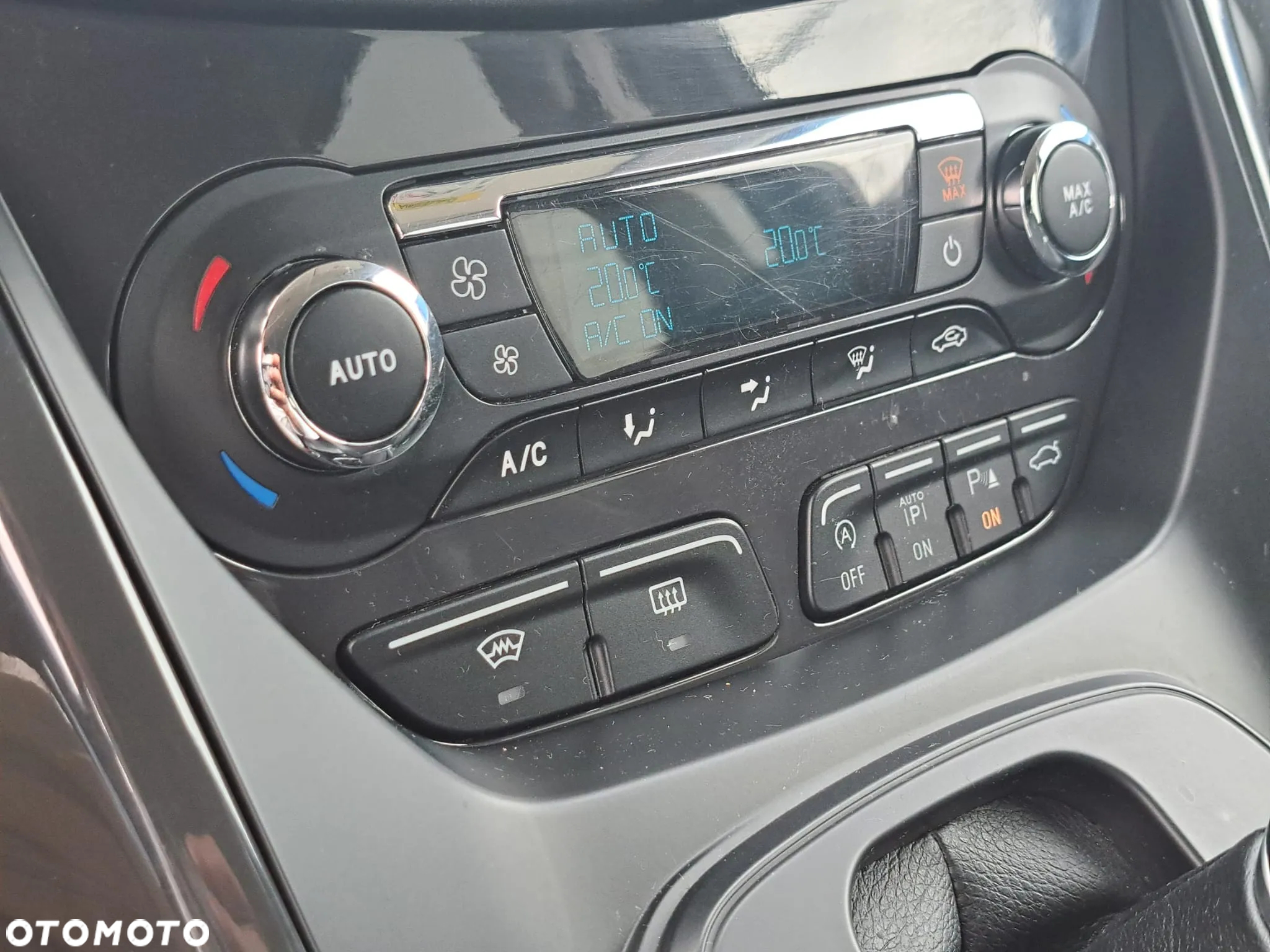 Ford Kuga 2.0 TDCi 4WD Titanium - 28