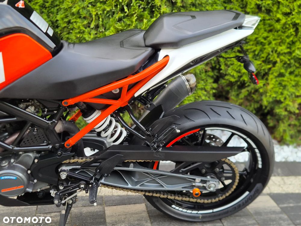 KTM Duke - 17