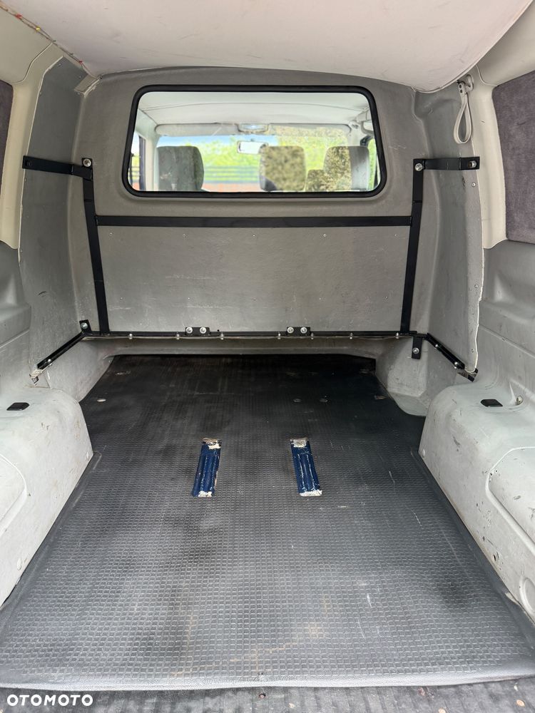 Volkswagen Transporter - 12
