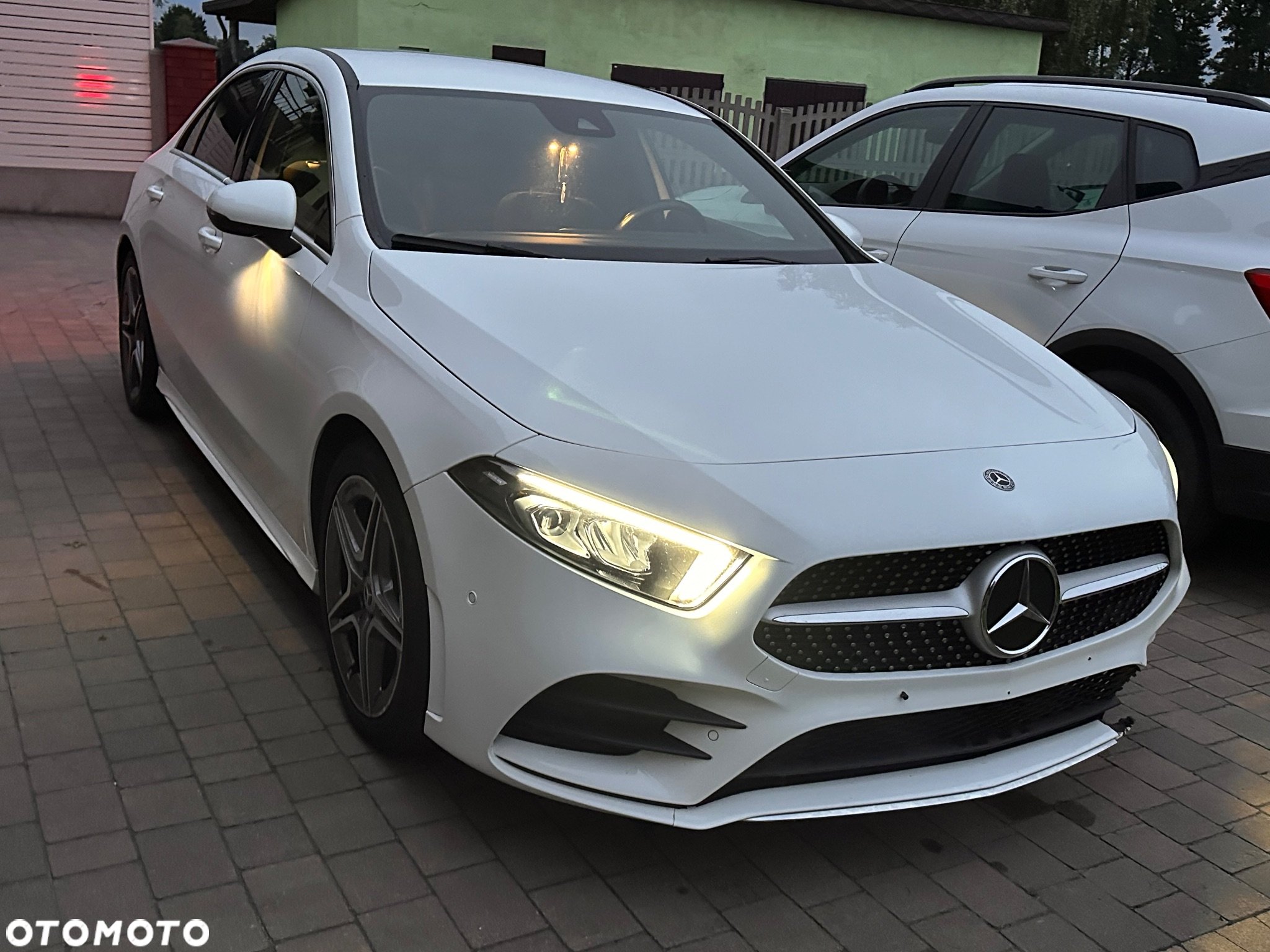 Mercedes-Benz Klasa A 180 7G-DCT AMG Line - 29