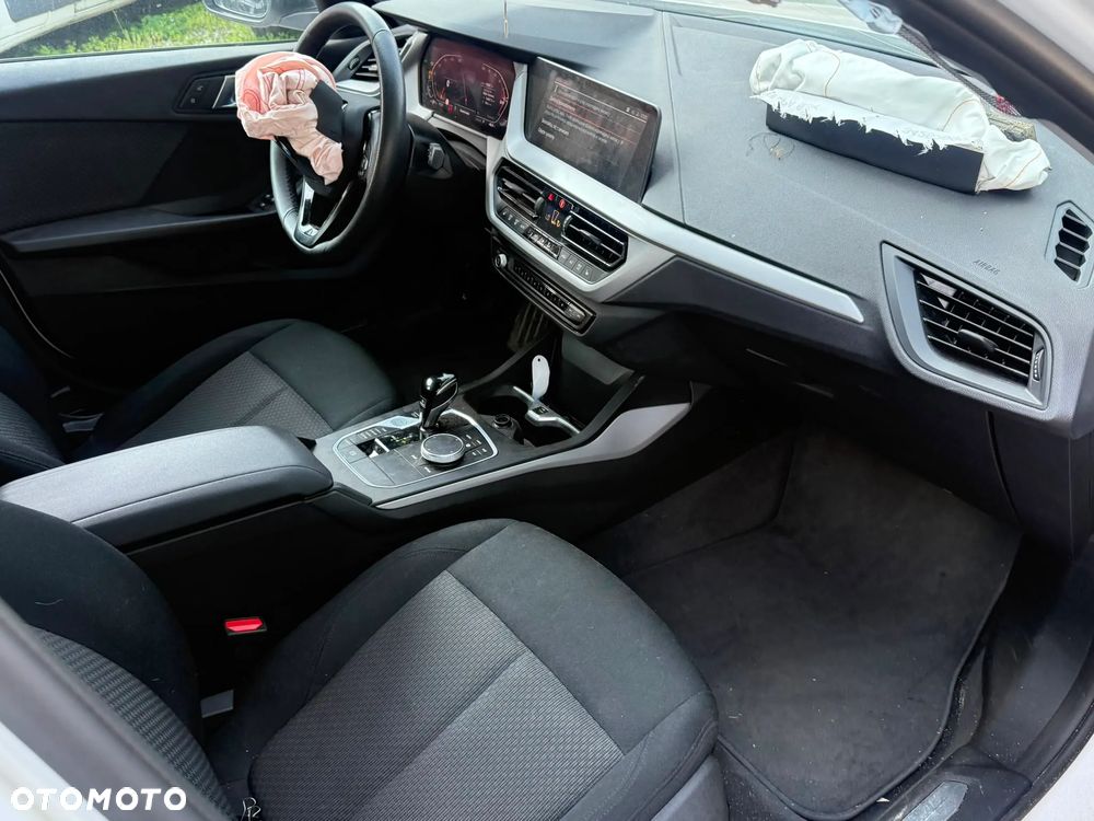 BMW Seria 1 118i - 12