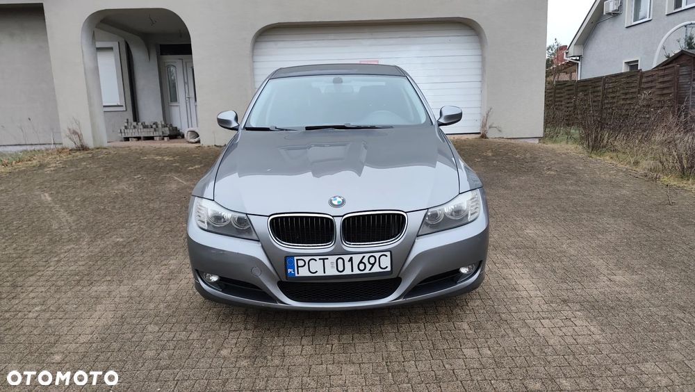 BMW Seria 3 318d DPF Edition Sport - 32